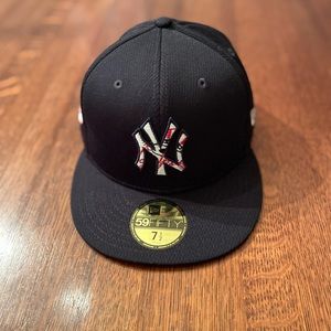 NY Yankees official on field baseball cap NWT